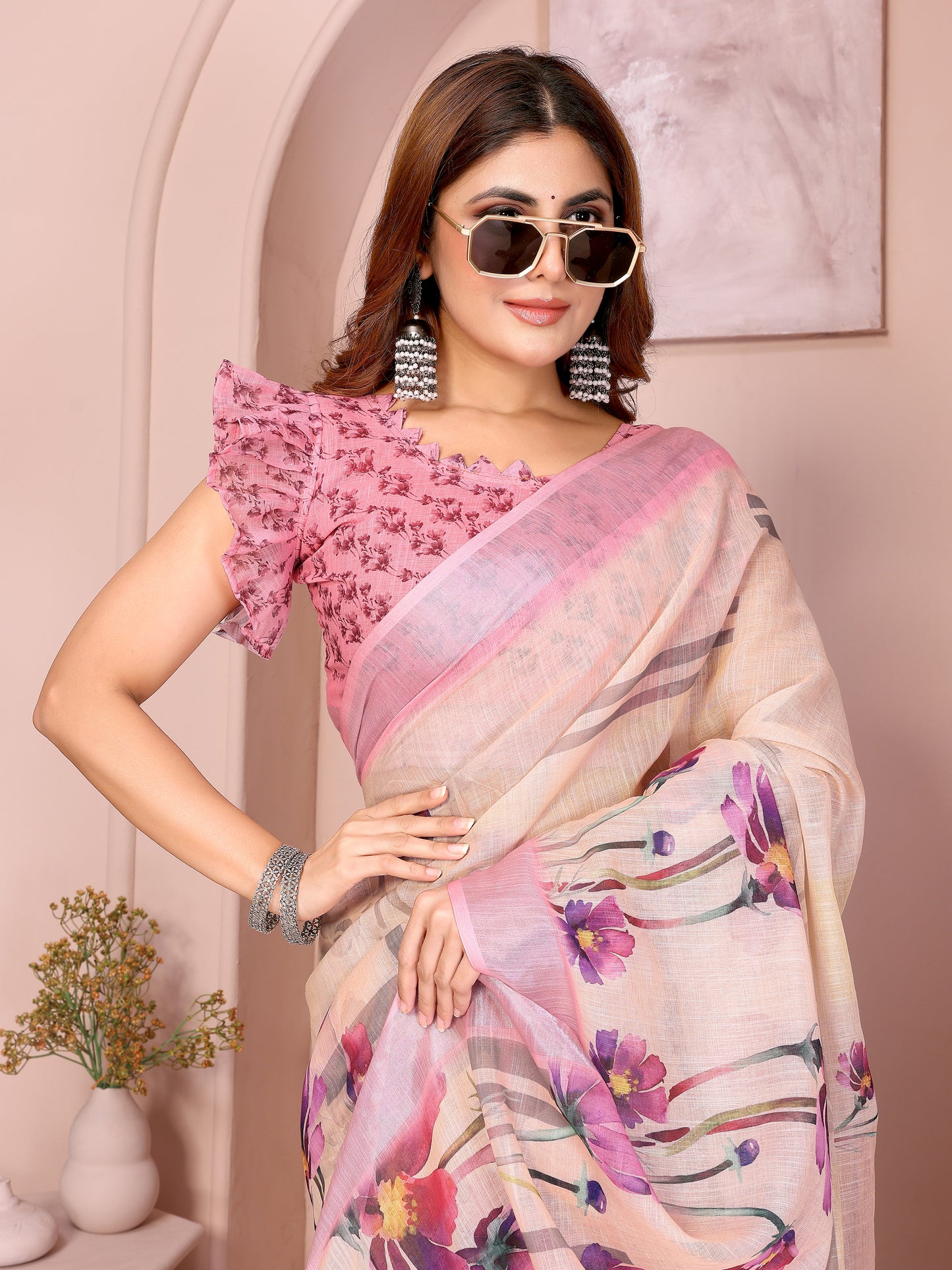 Elegant Linen Cotton Saree with Blooming Floral Design
