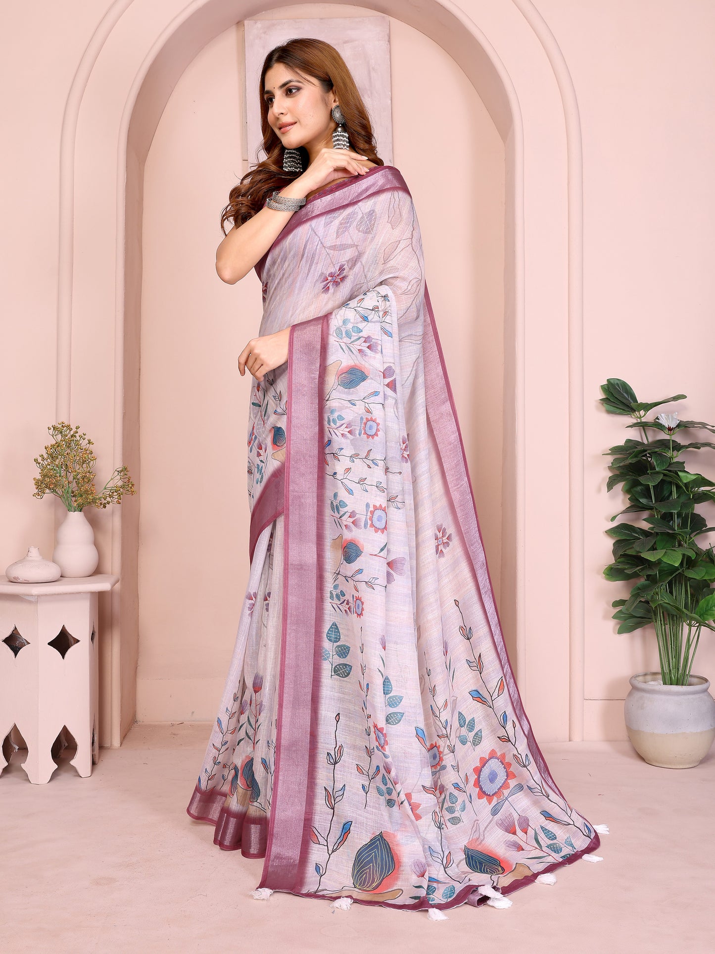 Elegant Linen Cotton Saree with Floral Motif