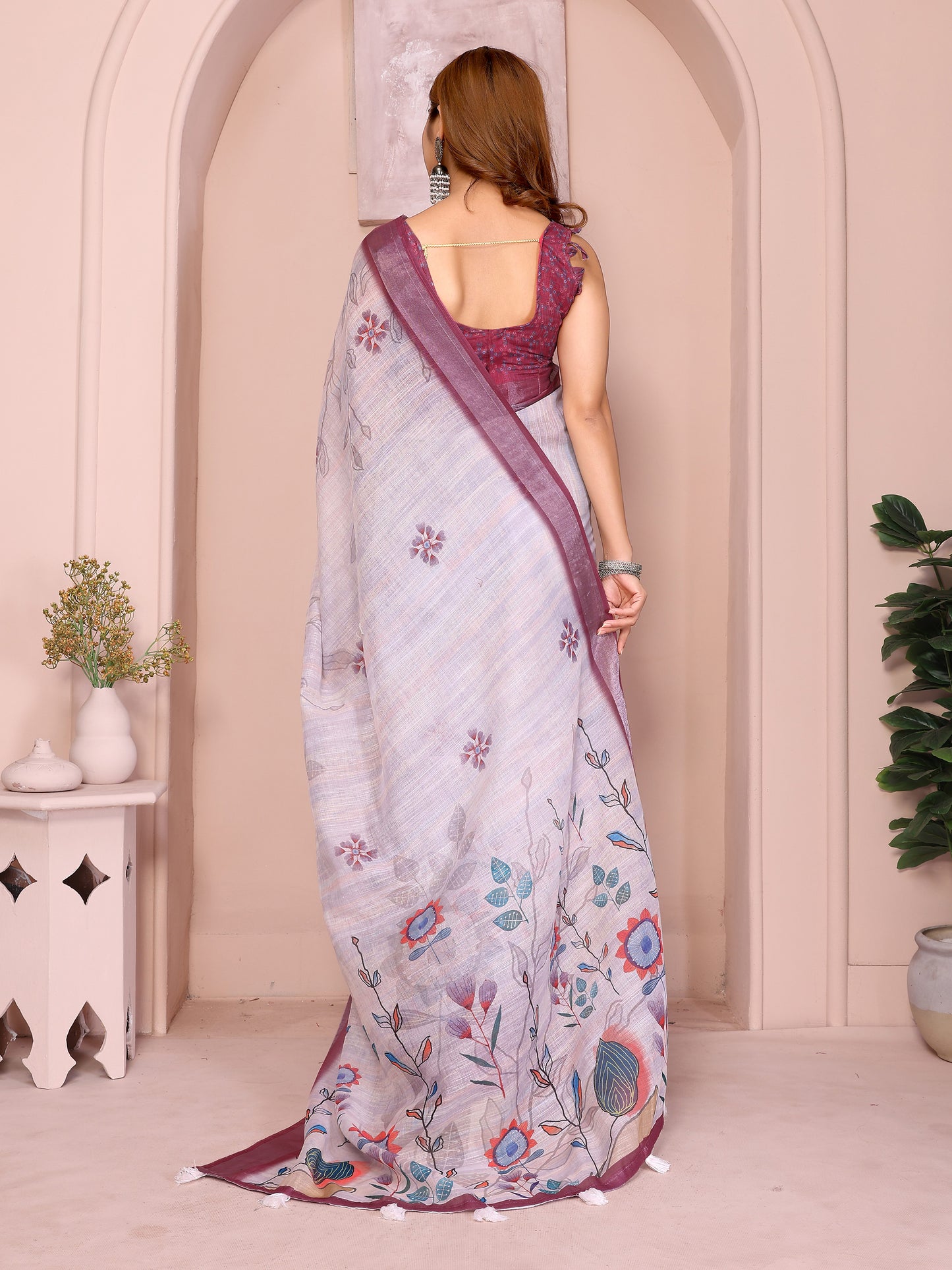 Elegant Linen Cotton Saree with Floral Motif